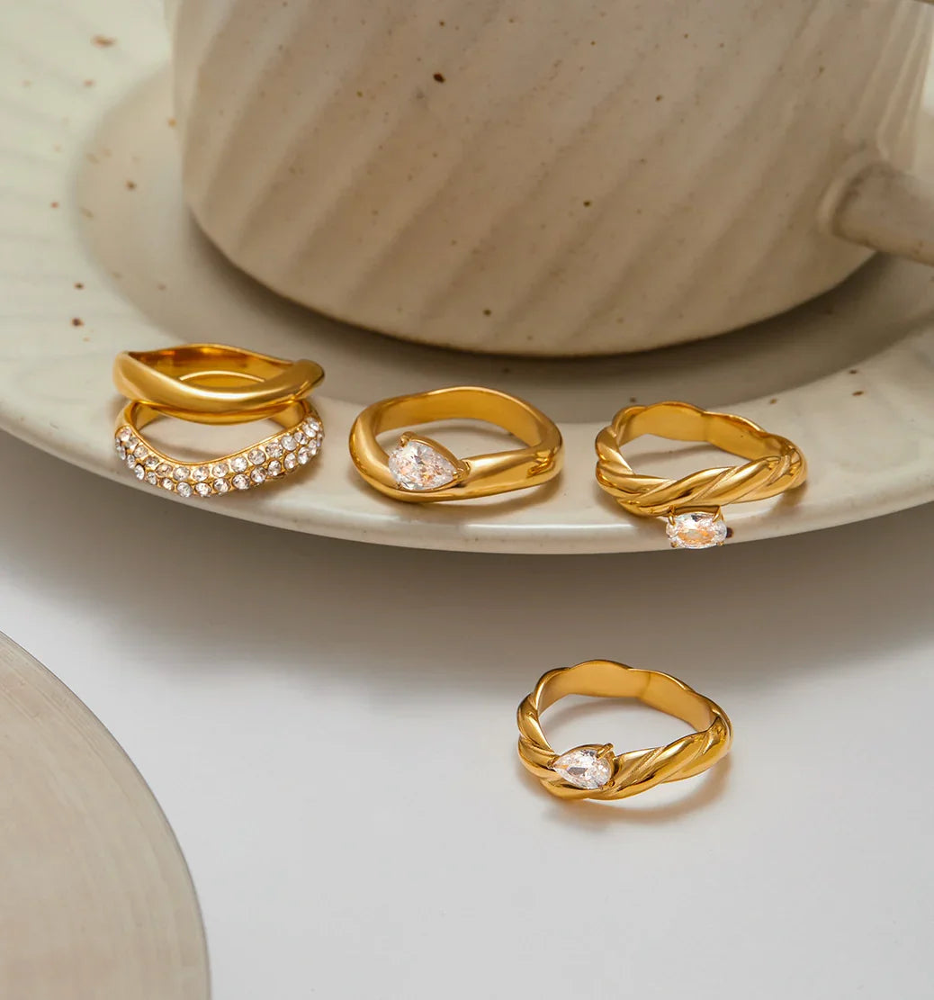Kuratorska kolekcja warstwowych pierścionków Noemi