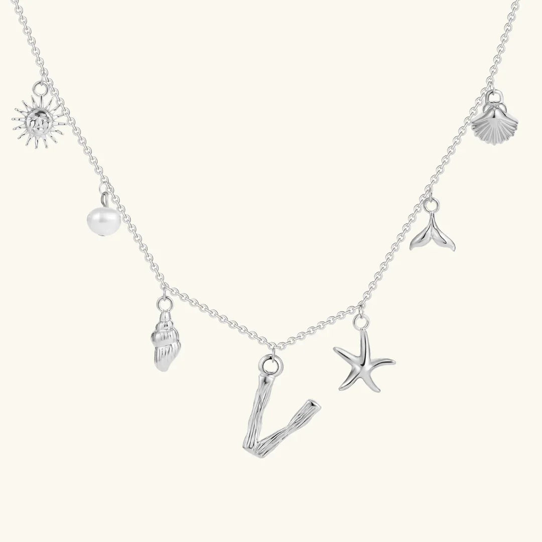 Naszyjnik Avaria w stylu oceanicznym z literą
