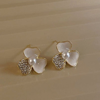 Kolczyki Zania, płatek z perłą