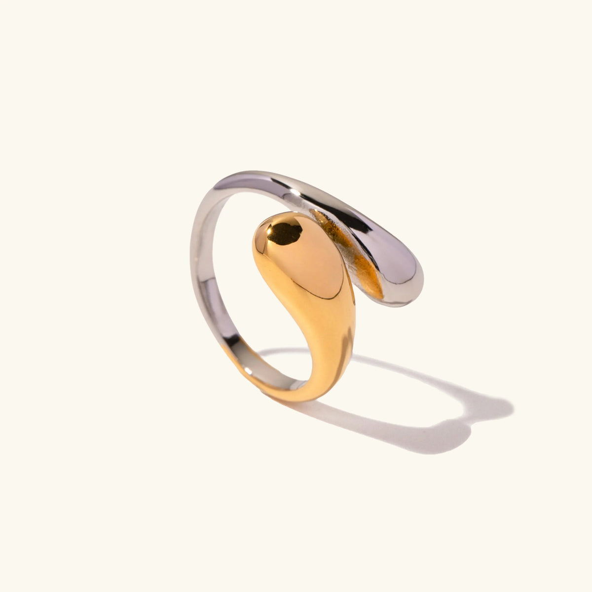 Złoty pierścionek Sabine