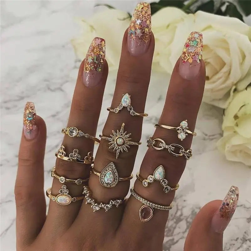 Zestaw pierścionków w stylu boho (8–12 szt.)
