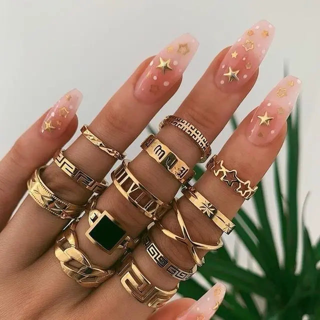 Zestaw pierścionków w stylu boho (8–12 szt.)